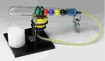 Simplified Stirling Engine for Physical Science and Physics Demonstration
