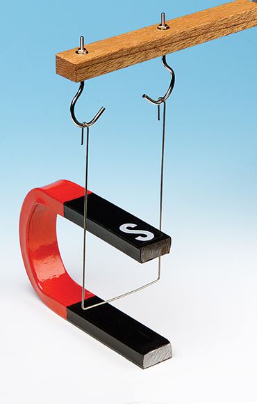 Electric Swing Apparatus with U-Magnet for Hand Generator